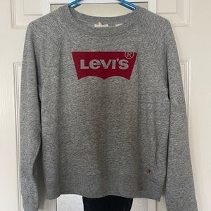 Size medium Levi’s crewneck